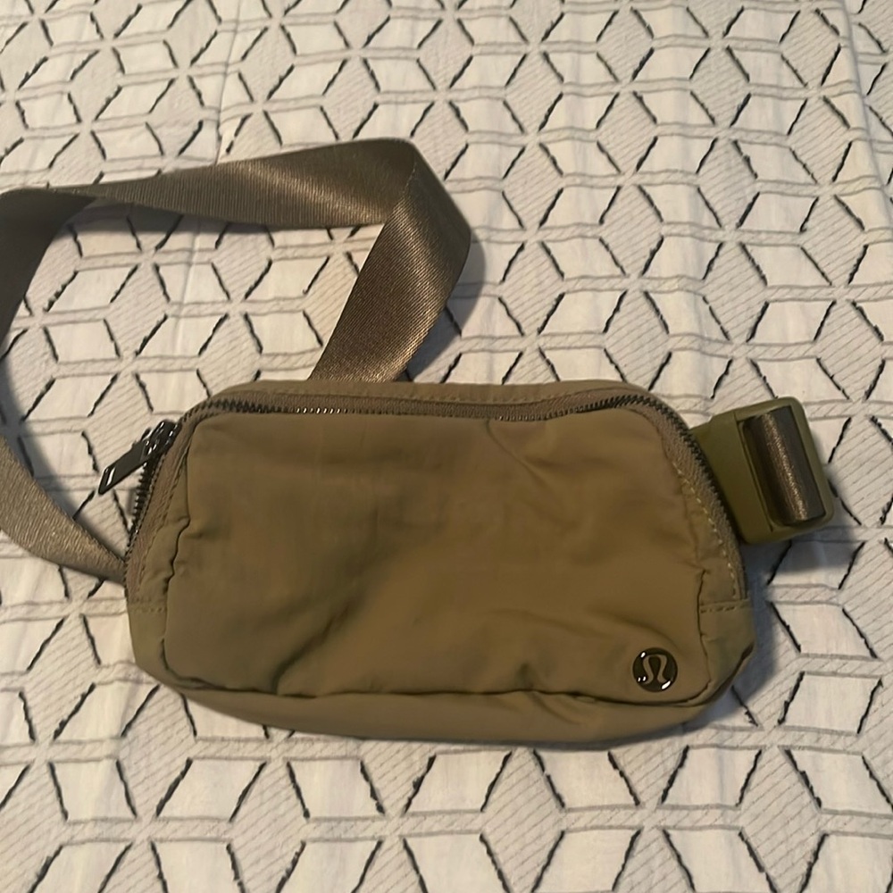 Lululemon Belt bag